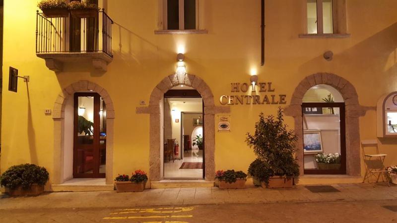 Hotel Centrale Olbia Kültér fotó