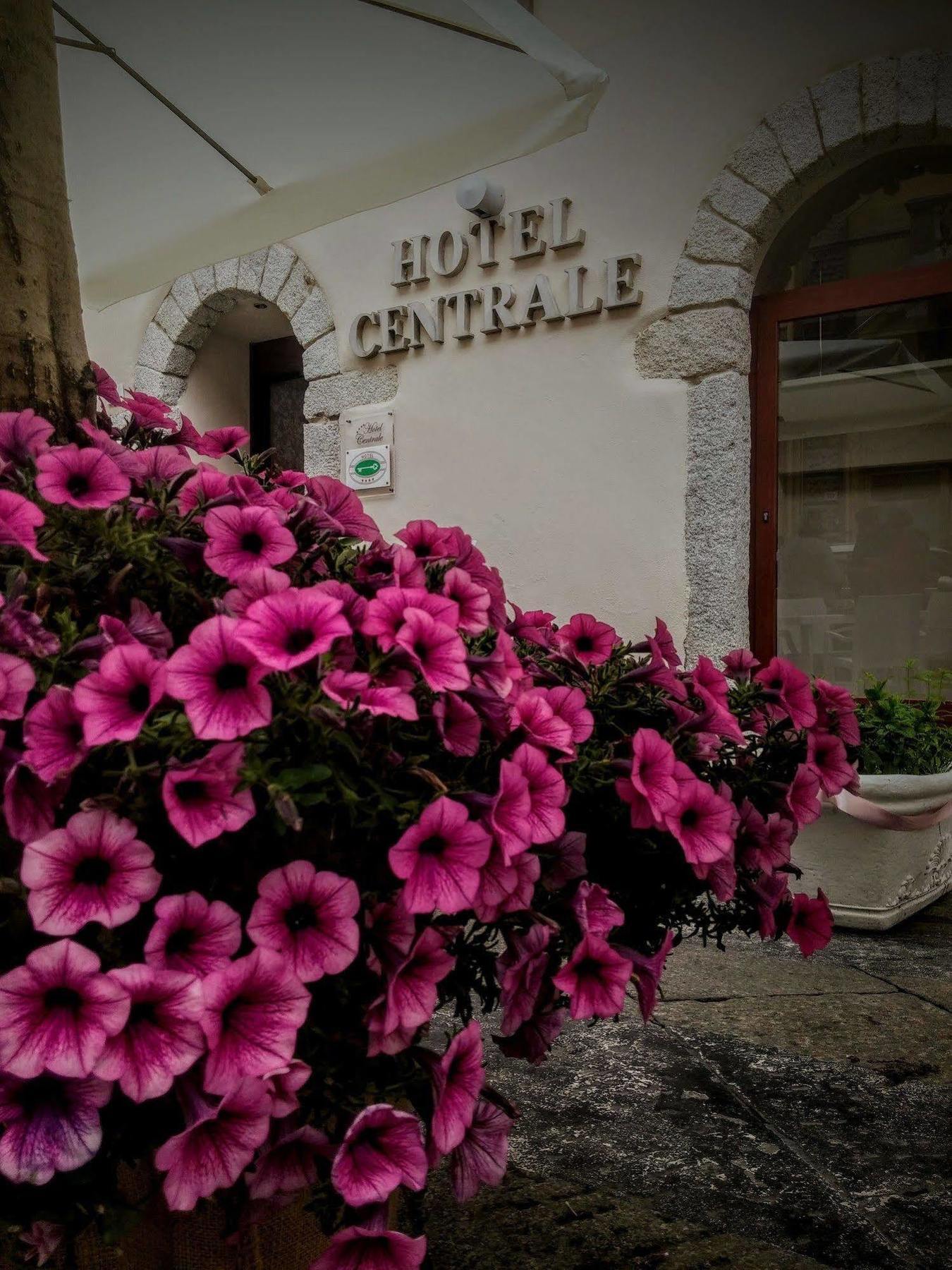 Hotel Centrale Olbia Kültér fotó